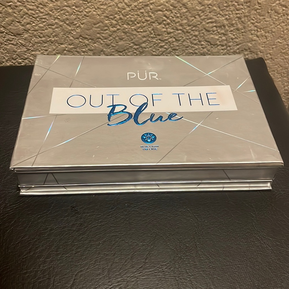 PÜR Out Of The Blue palette !